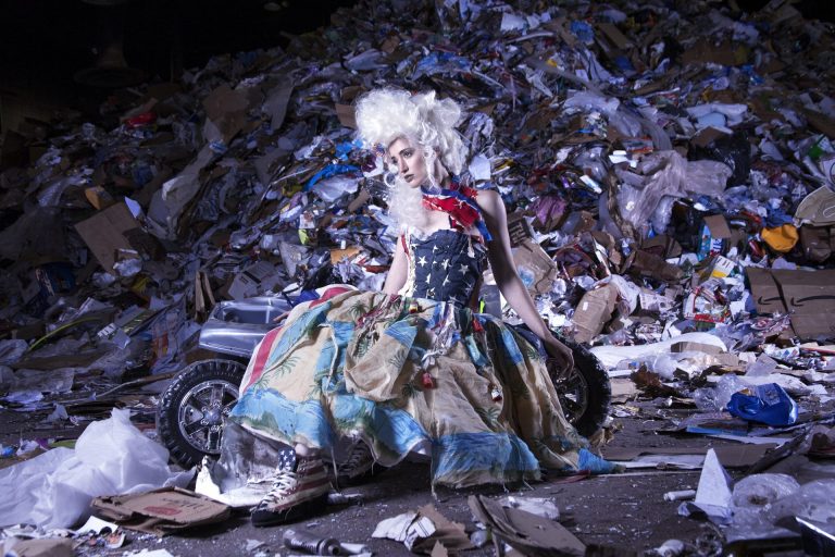 Marina DeBris: arte ricavata dai rifiuti